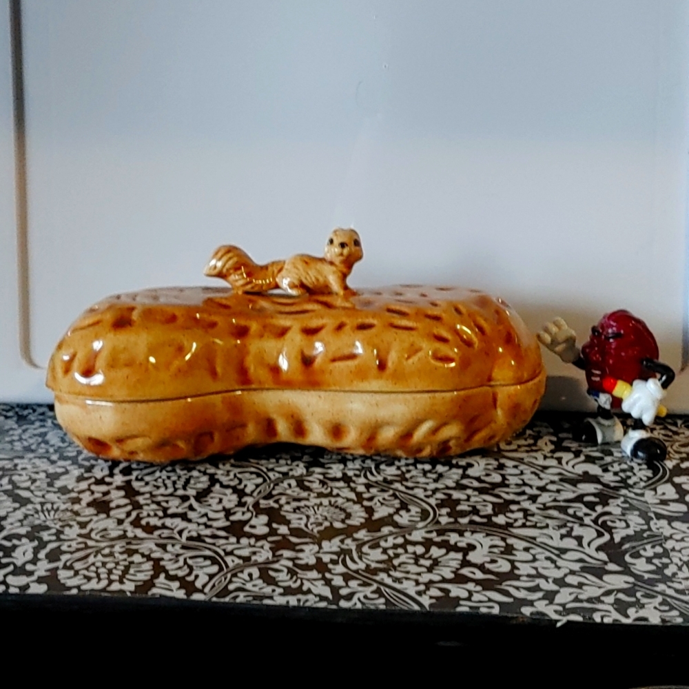 Vintage squirrel ceramic